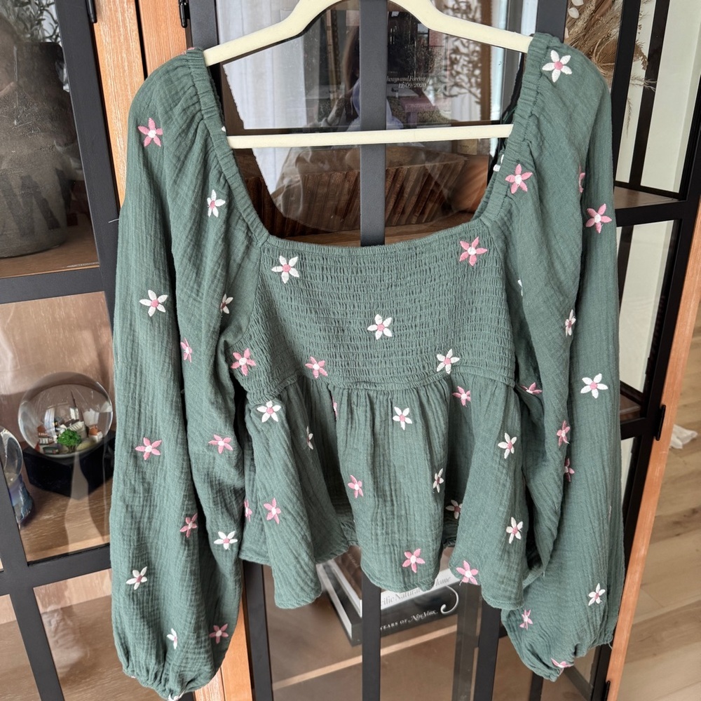 Altar’d State Olivia embroidered babydoll blouse top daisy long sleeve flower - Picture 2 of 8